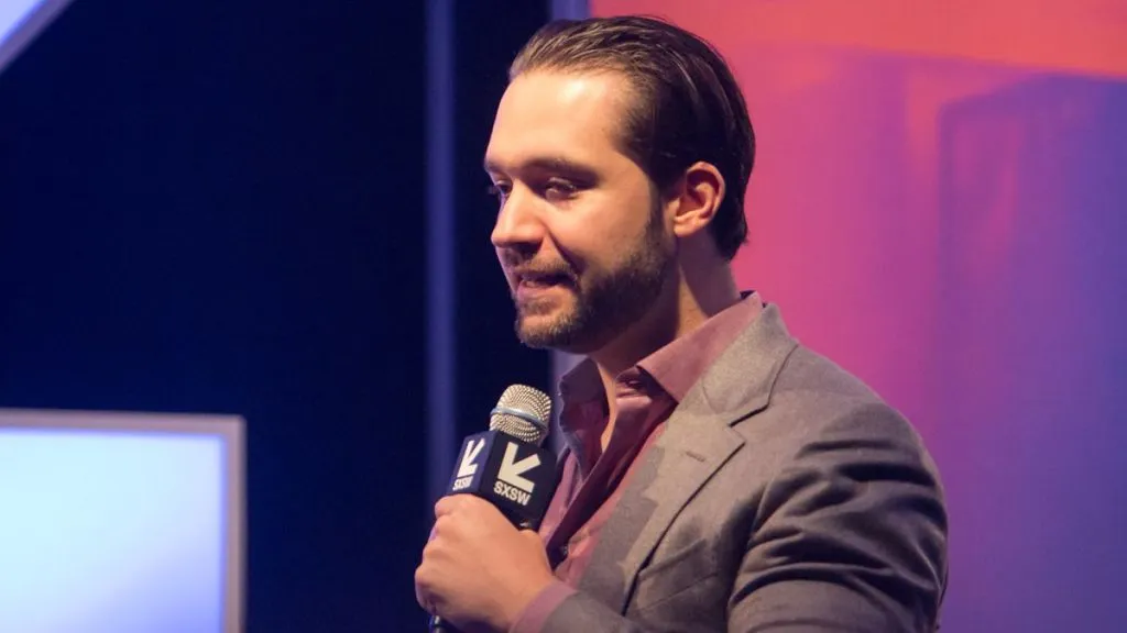 Alexis Ohanian speaking at podium