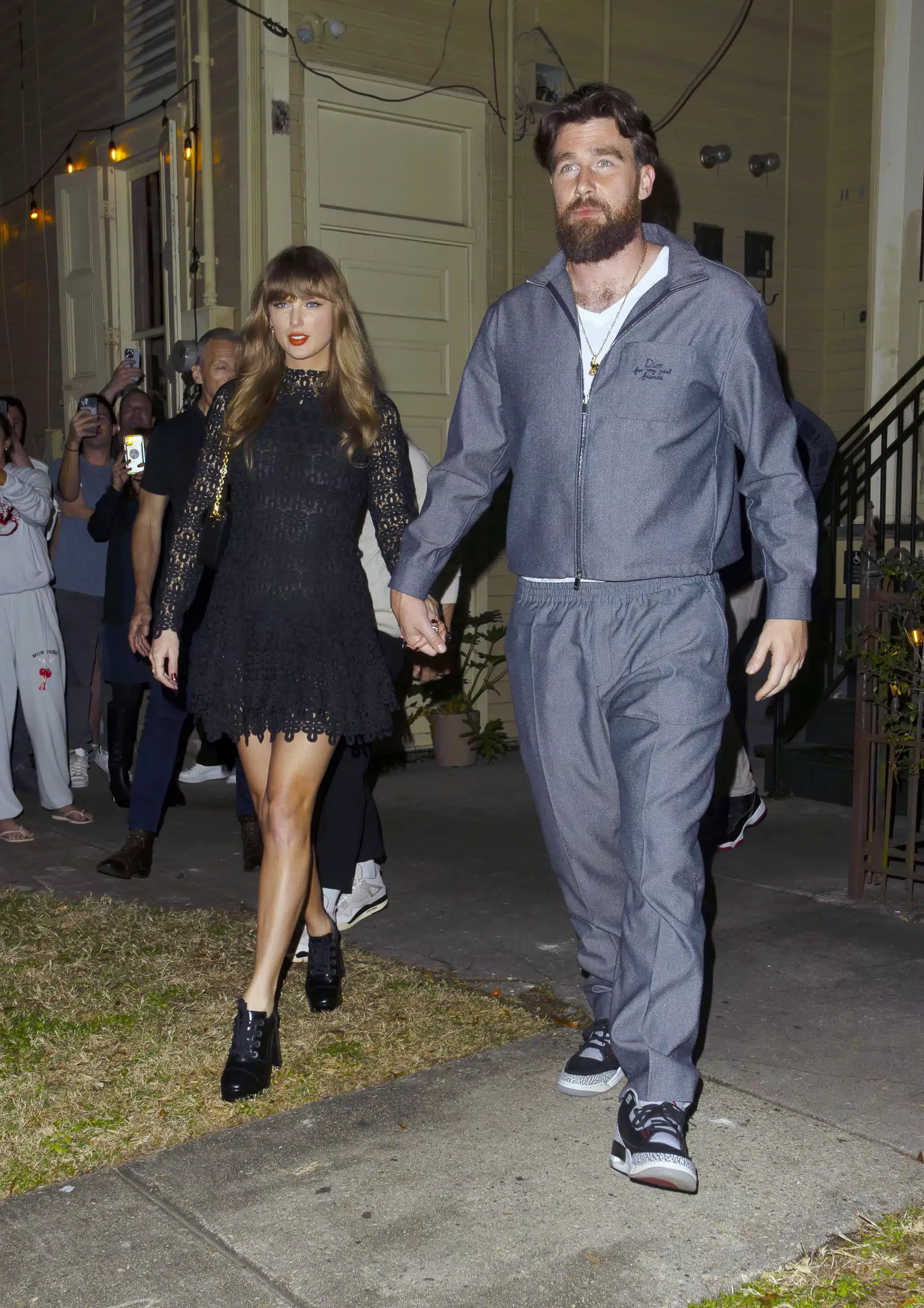 Taylor Swift and Travis Kelce dining